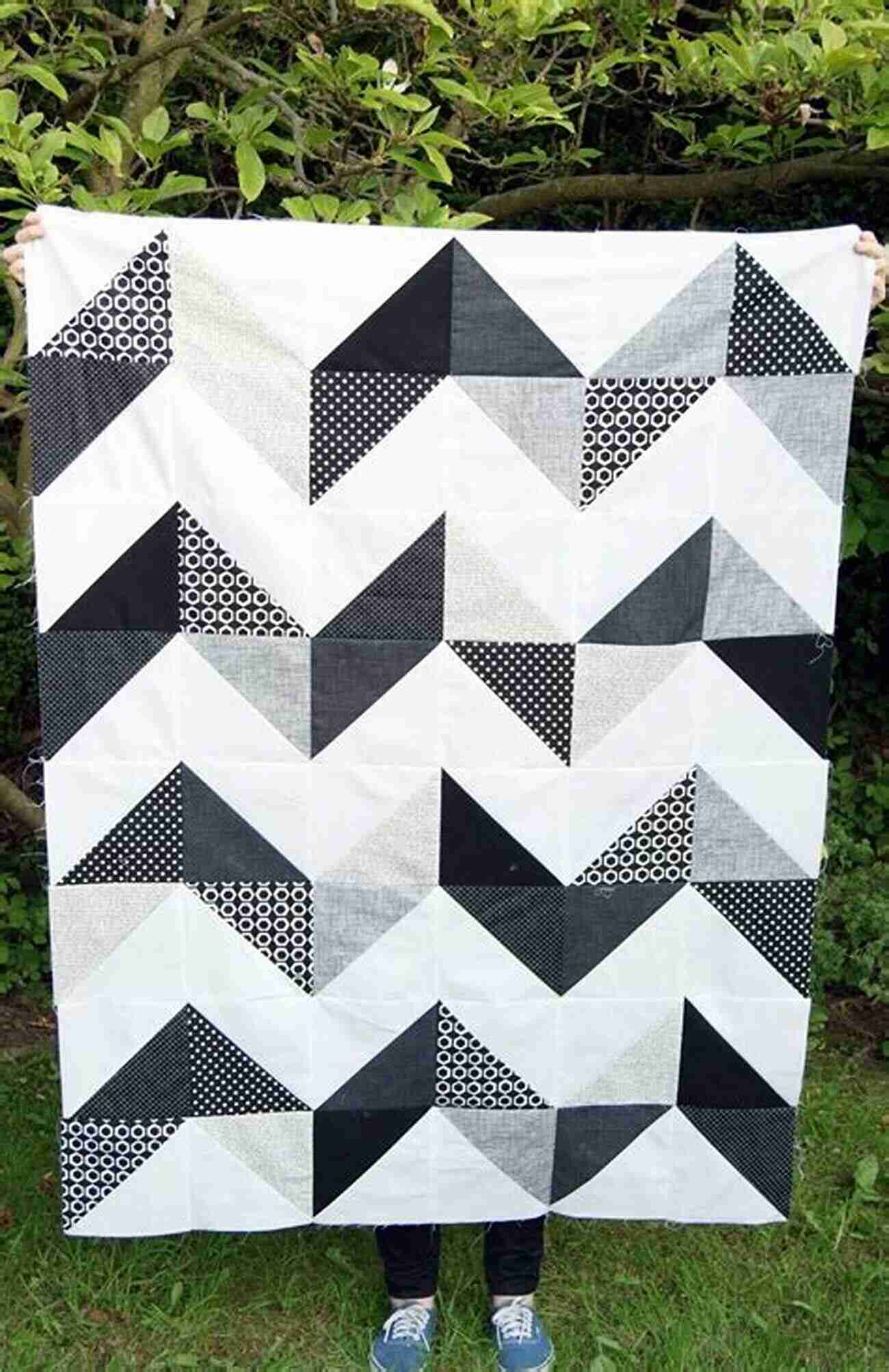 A Stunning Chevron Quilt With Geometric Patterns The Perfect Pattern Of A Chevron Quilt: Create Art From The Surplus Scraps To Make Quilts: Scrapstashtic Quilts