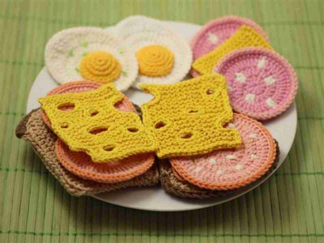 Crocheted Cupcake Keychain Yummy Food Crochet: Simple And Adorable Food Crochet Projects For Newbies To Crochet: How To Crochet Food