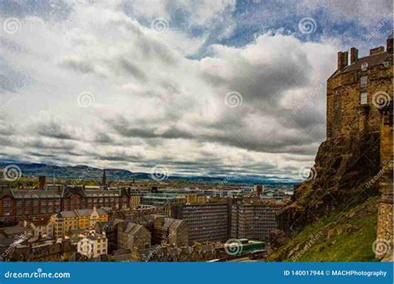 Edinburgh Castle Overlooking The City The Capital City Of Scotland: Independent Author