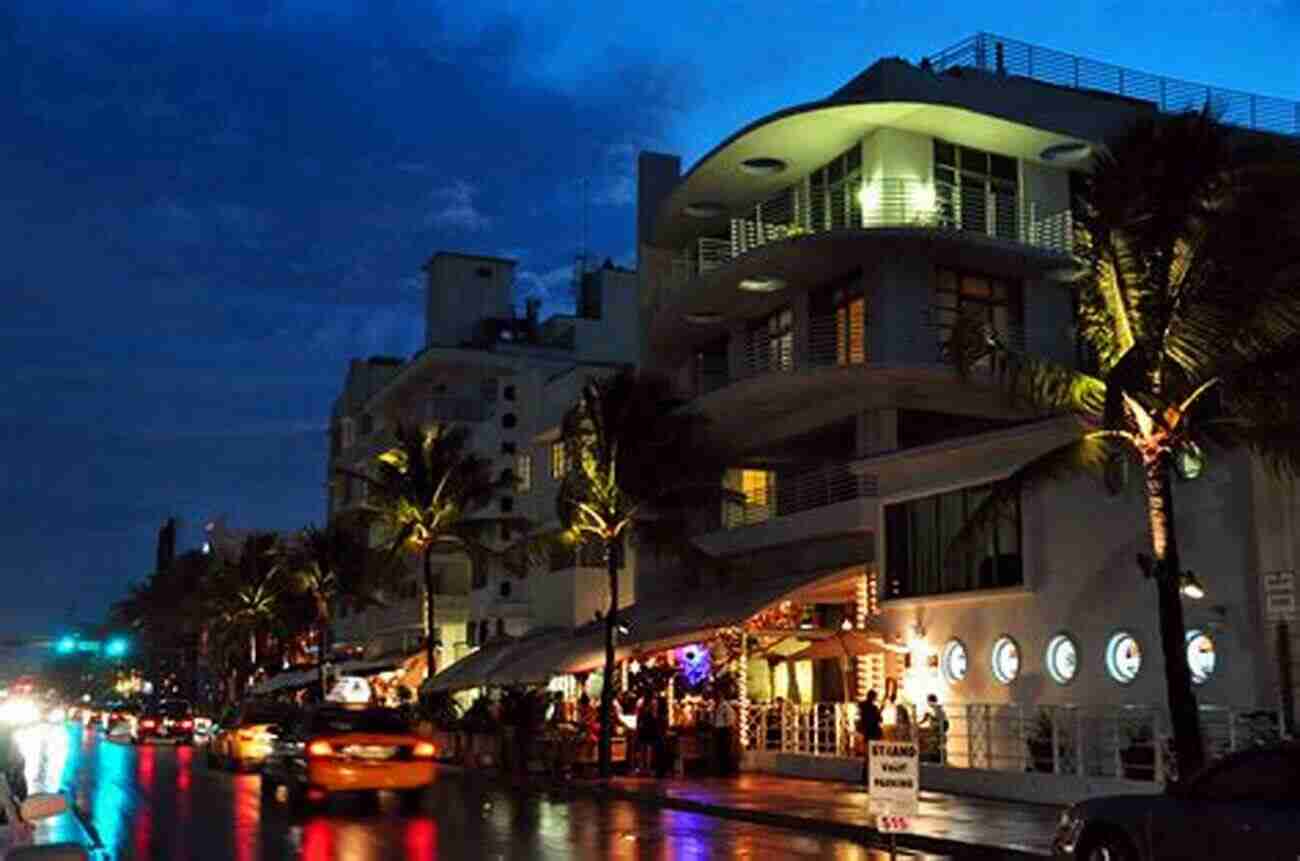 Ocean Drive South Beach Clued In Miami: The Concise And Opinionated Guide To South Beach 2022 (travel Guides For A Successful Trip)