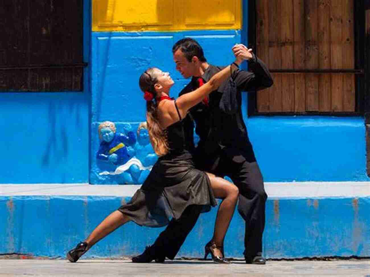 Tango Musicians Playing Live Music Woman Dance: What Makes A Good Tango Dance: Tango Dance Guide